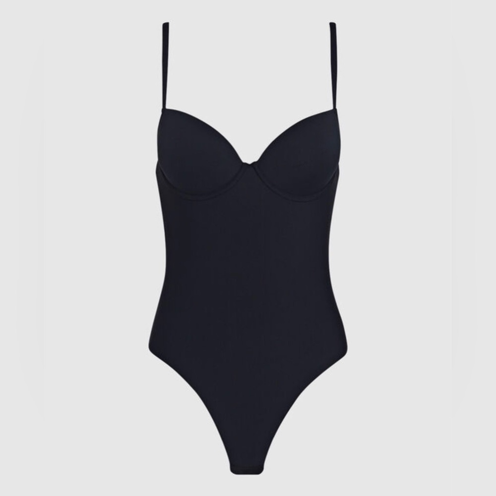 NWT La Senza Smoothing Bodysuit 🖤